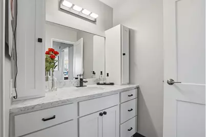 1660 N Prospect Ave #812, Milwaukee, WI 53202 - Photo 18