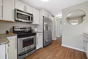 523 Valley Rd, Twin Lakes, WI 53181 - Photo 6