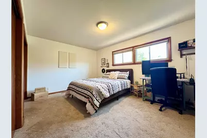 2115 W Greenwood Rd, Glendale, WI 53209 - Photo 22