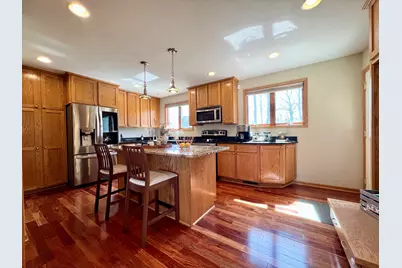 2115 W Greenwood Rd, Glendale, WI 53209 - Photo 10