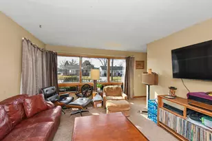 136 W Armour Ave, Milwaukee, WI 53207 - Photo 6