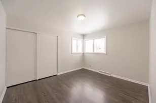 7629 W Thurston Cir, Milwaukee, WI 53218 - Photo 10