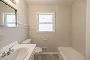7629 W Thurston Cir, Milwaukee, WI 53218 - Photo 14