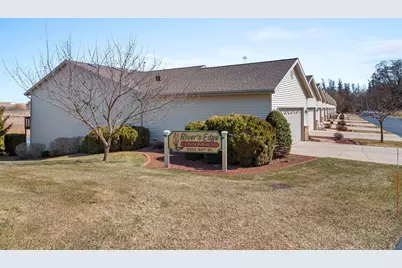 2121  45th St #Unit J, Two Rivers, WI 54241 - Photo 2