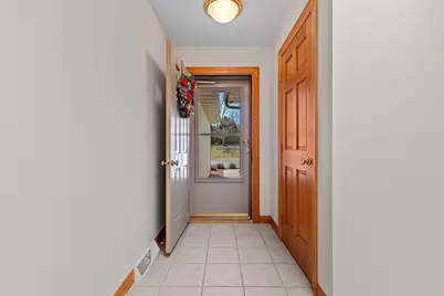 2121  45th St #Unit J, Two Rivers, WI 54241 - Photo 4