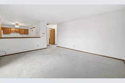 160  Maple Ave #6, Slinger, WI 53086 - Photo 6