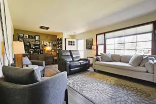 N81W15815 Robinhood Dr, Menomonee Falls, WI 53051 - Photo 22