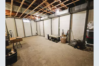 N81W15815  Robinhood Dr, Menomonee Falls, WI 53051 - Photo 46