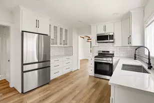 3227 N 104th St, Wauwatosa, WI 53222 - Photo 10