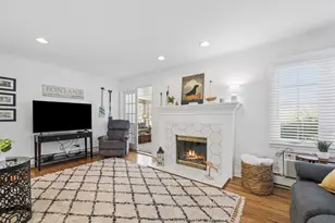 261 Waubun Dr, Fontana, WI 53125 - Photo 4