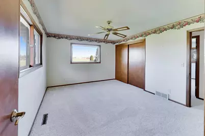 238  Thistledown Ln, Walworth, WI 53184 - Photo 10