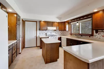 238  Thistledown Ln, Walworth, WI 53184 - Photo 6