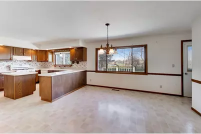 238  Thistledown Ln, Walworth, WI 53184 - Photo 8