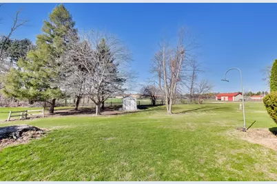 238  Thistledown Ln, Walworth, WI 53184 - Photo 32