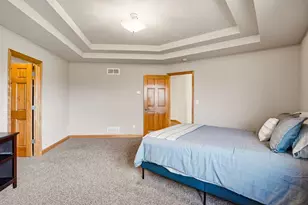 3130 S Country Ln, New Berlin, WI 53146 - Photo 40