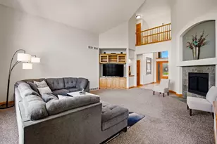3130 S Country Ln, New Berlin, WI 53146 - Photo 10