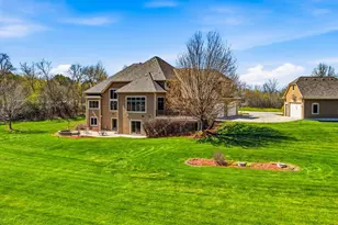 3130 S Country Ln, New Berlin, WI 53146 - Photo 78