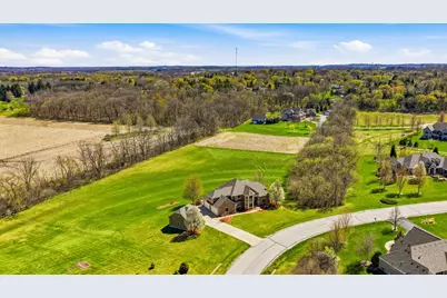 3130 S Country Ln, New Berlin, WI 53146 - Photo 72