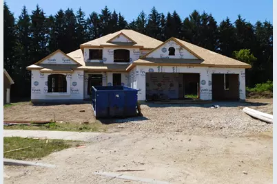 537  Hawks Ridge Rd, Grafton, WI 53024 - Photo 1