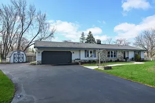 15225 W Park Terrace, New Berlin, WI 53151 - Photo 2