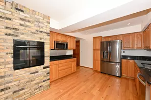 15225 W Park Terrace, New Berlin, WI 53151 - Photo 8