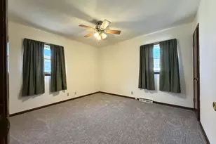 3904 Wilshire Dr, Racine, WI 53402 - Photo 10