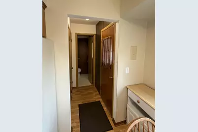 3904  Wilshire Dr, Racine, WI 53402 - Photo 8