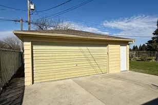 3904 Wilshire Dr, Racine, WI 53402 - Photo 24