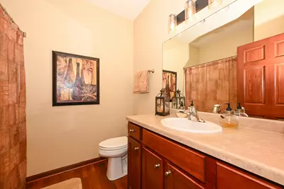 6305  Cedarhedge Dr, Racine, WI 53406 - Photo 20