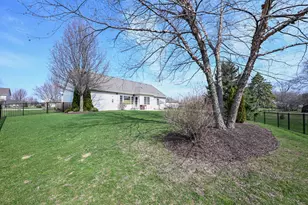 6305 Cedarhedge Dr, Racine, WI 53406 - Photo 32