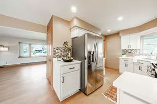 W180N8273 Town Hall Rd, Menomonee Falls, WI 53051 - Photo 4