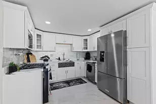 N69W13127 Harding Dr, Menomonee Falls, WI 53051 - Photo 8