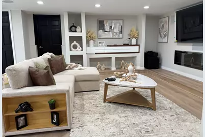 N69W13127  Harding Dr, Menomonee Falls, WI 53051 - Photo 12