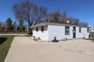 5228 S 9th St, Milwaukee, WI 53221 - Photo 20