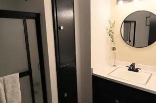 5228 S 9th St, Milwaukee, WI 53221 - Photo 8