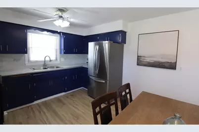 5228 S 9th St, Milwaukee, WI 53221 - Photo 10