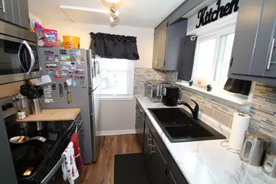 5564  Angle Ln, Greendale, WI 53219 - Photo 4