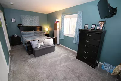 5564  Angle Ln, Greendale, WI 53219 - Photo 12