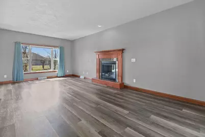 1290  Pemmican Ct, Neenah, WI 54956 - Photo 2