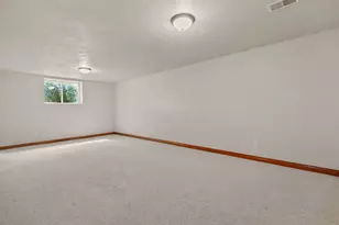 1290 Pemmican Ct, Neenah, WI 54956 - Photo 16