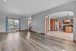 1290 Pemmican Ct, Neenah, WI 54956 - Photo 6