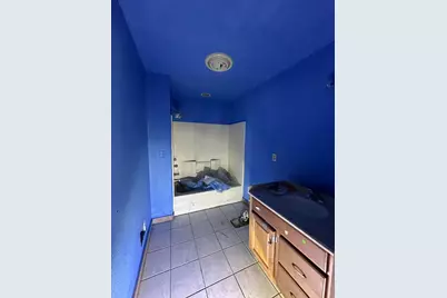 2172 S 18th St, Milwaukee, WI 53215 - Photo 6