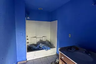 2172 S 18th St, Milwaukee, WI 53215 - Photo 6