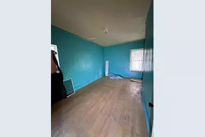 2172 S 18th St, Milwaukee, WI 53215 - Photo 4