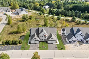 1824 Horseshoe Ln, Slinger, WI 53086 - Photo 2