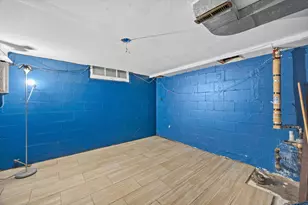 2815 S 91st St, West Allis, WI 53227 - Photo 24