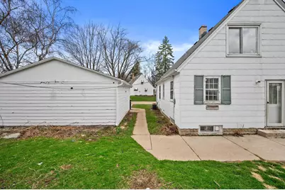 2815 S 91st St, West Allis, WI 53227 - Photo 28
