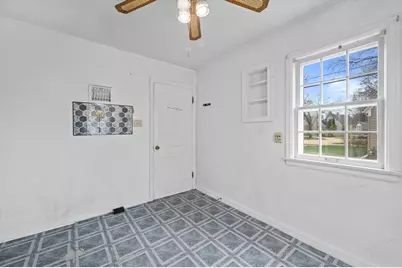 2815 S 91st St, West Allis, WI 53227 - Photo 8