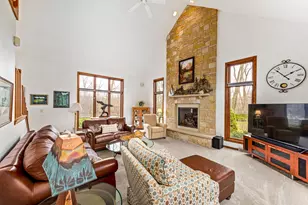 18875 Black Forest Dr, Brookfield, WI 53045 - Photo 6