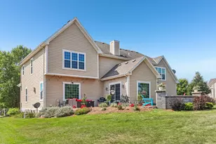 N55W20970 Carters Crossing Cir, Menomonee Falls, WI 53051 - Photo 64